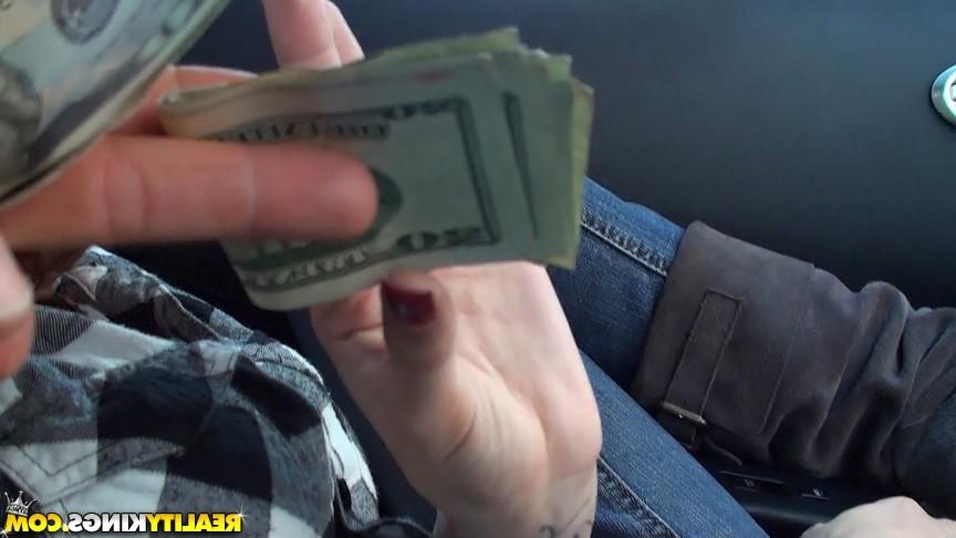12P 12 pics and 1 movie of Ava from Street Blowjobs