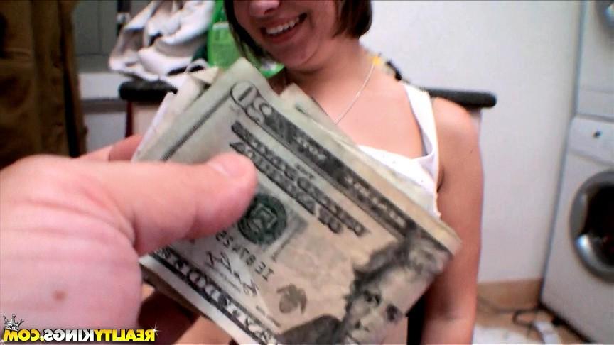 12P 12 pics and 1 movie of Ammy from Street Blowjobs