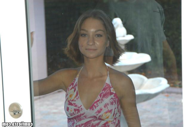 12P 12 pics and 1 movie of Leeann from Cum Fiesta