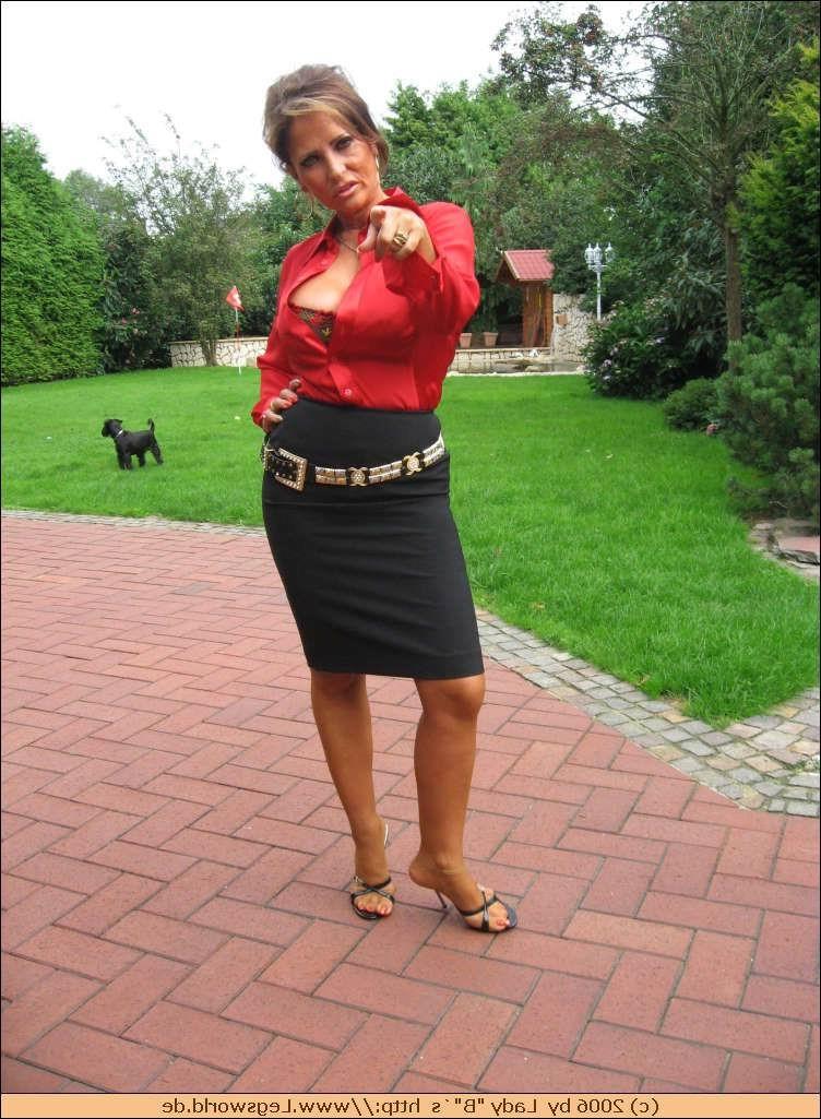 12P Lady Barbara upskirt in stockings stretching her panties