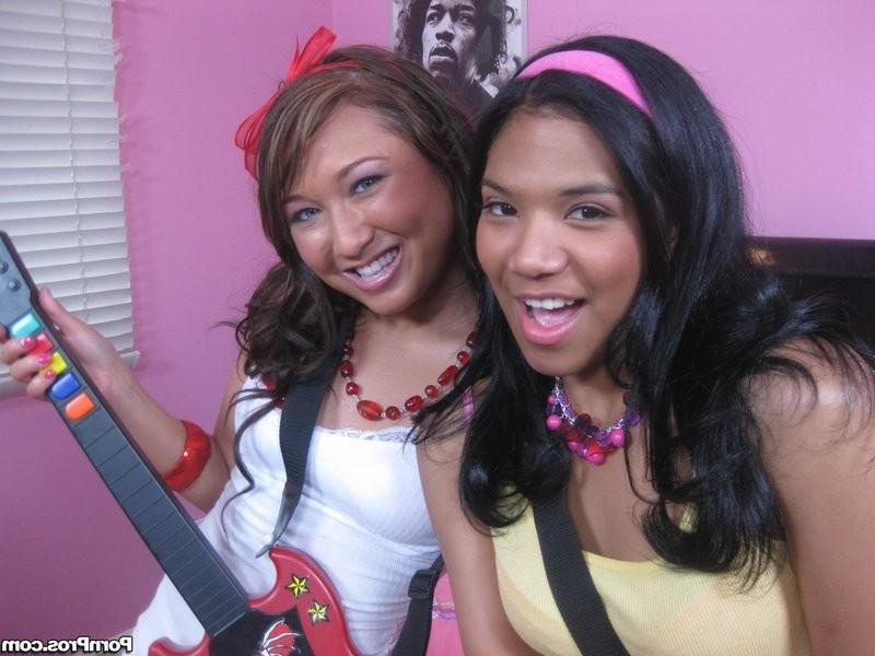 15P Jesse Jordan and Emy Reyes share a big schlong
