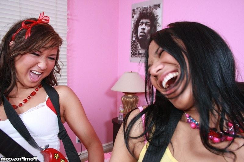 15P Jesse Jordan and Emy Reyes share a big schlong