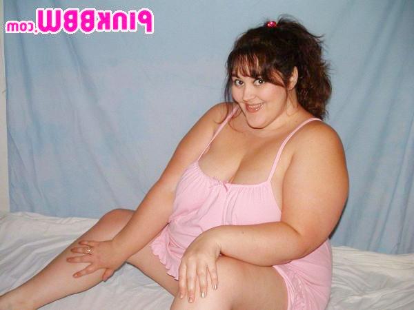 16P Cute brunette bbw in pink lingerie shows boobs