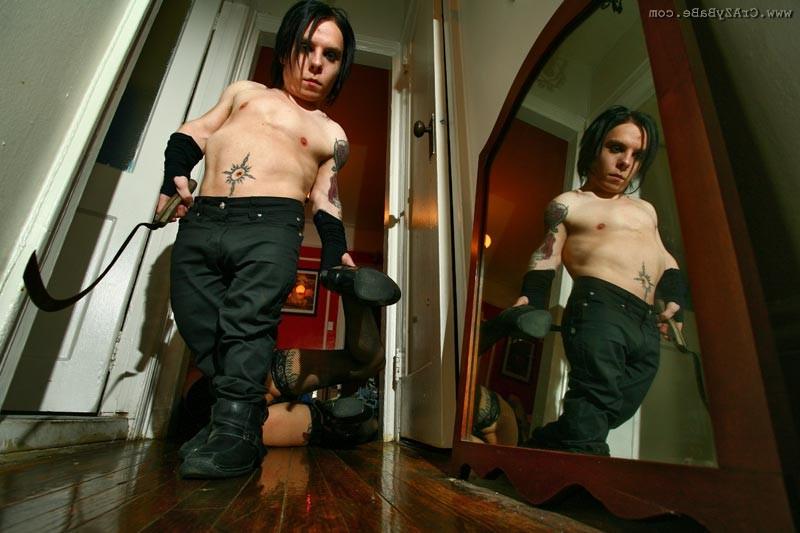 16P Bella Vendetta and Nic Sin at CrazyBabe