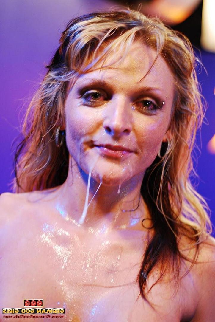 15P Bukkake slut gets her face completely covered in sticky goo
