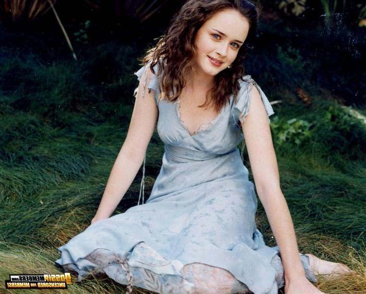 15P TV series Gilmore Girls' Alexis Bledel grows gorgeous in pictures