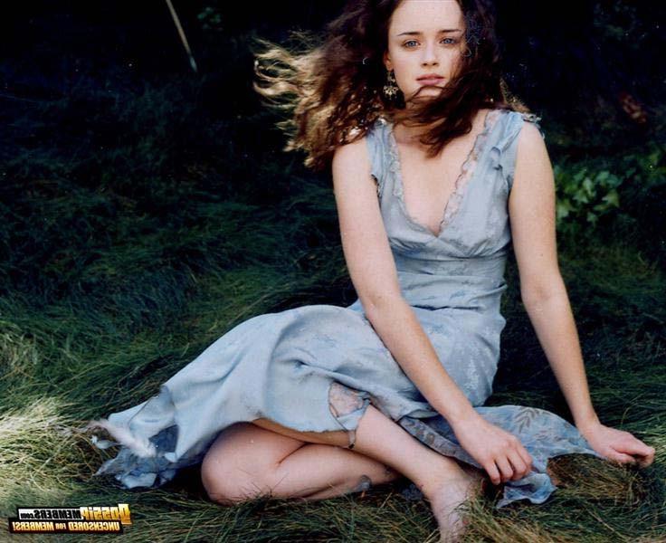 15P TV series Gilmore Girls' Alexis Bledel grows gorgeous in pictures