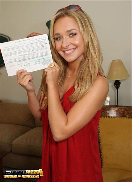 15P Hollywood's Hayden Panettiere and her shocking pics
