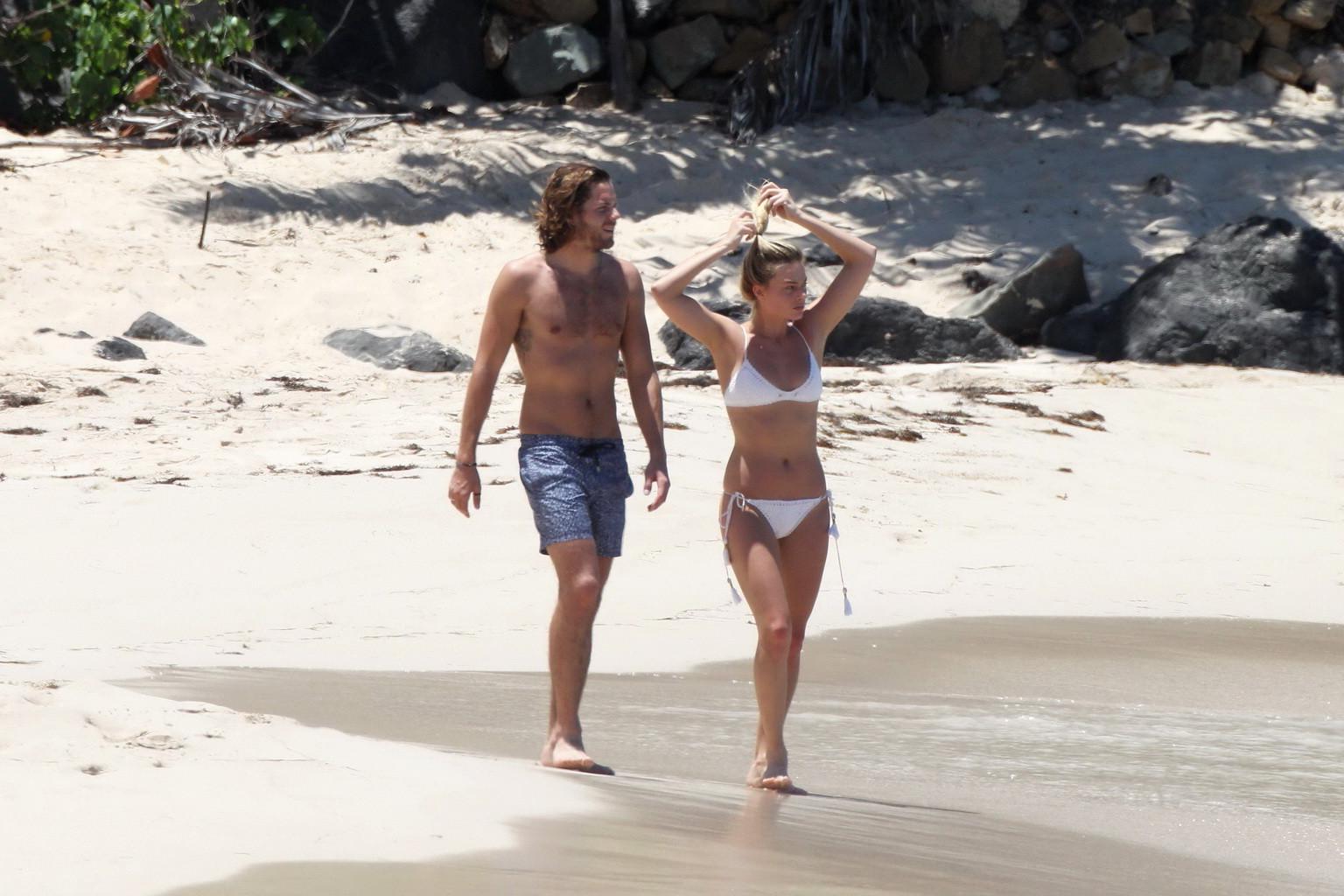 16P Margot Robbie getting ass groping in tiny white bikini