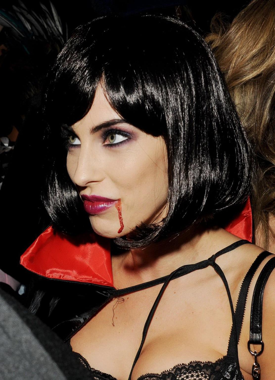 16P Busty Jessica Lowndes dressed like a sexy vampire