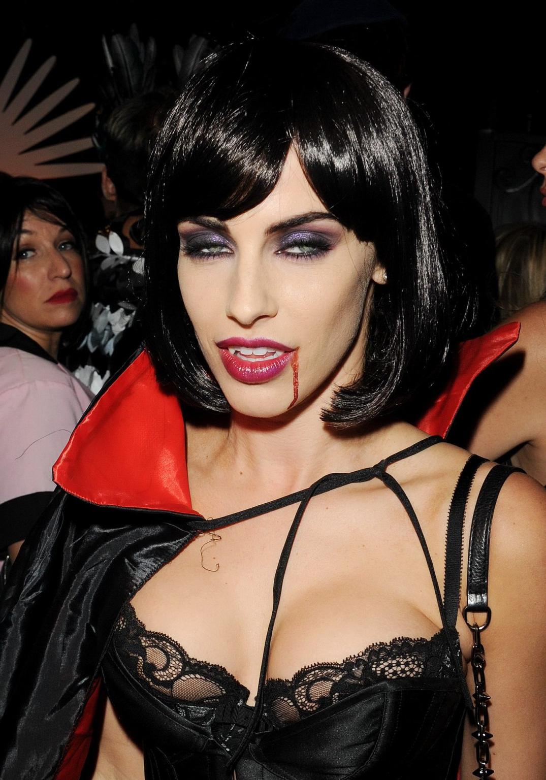 16P Busty Jessica Lowndes dressed like a sexy vampire