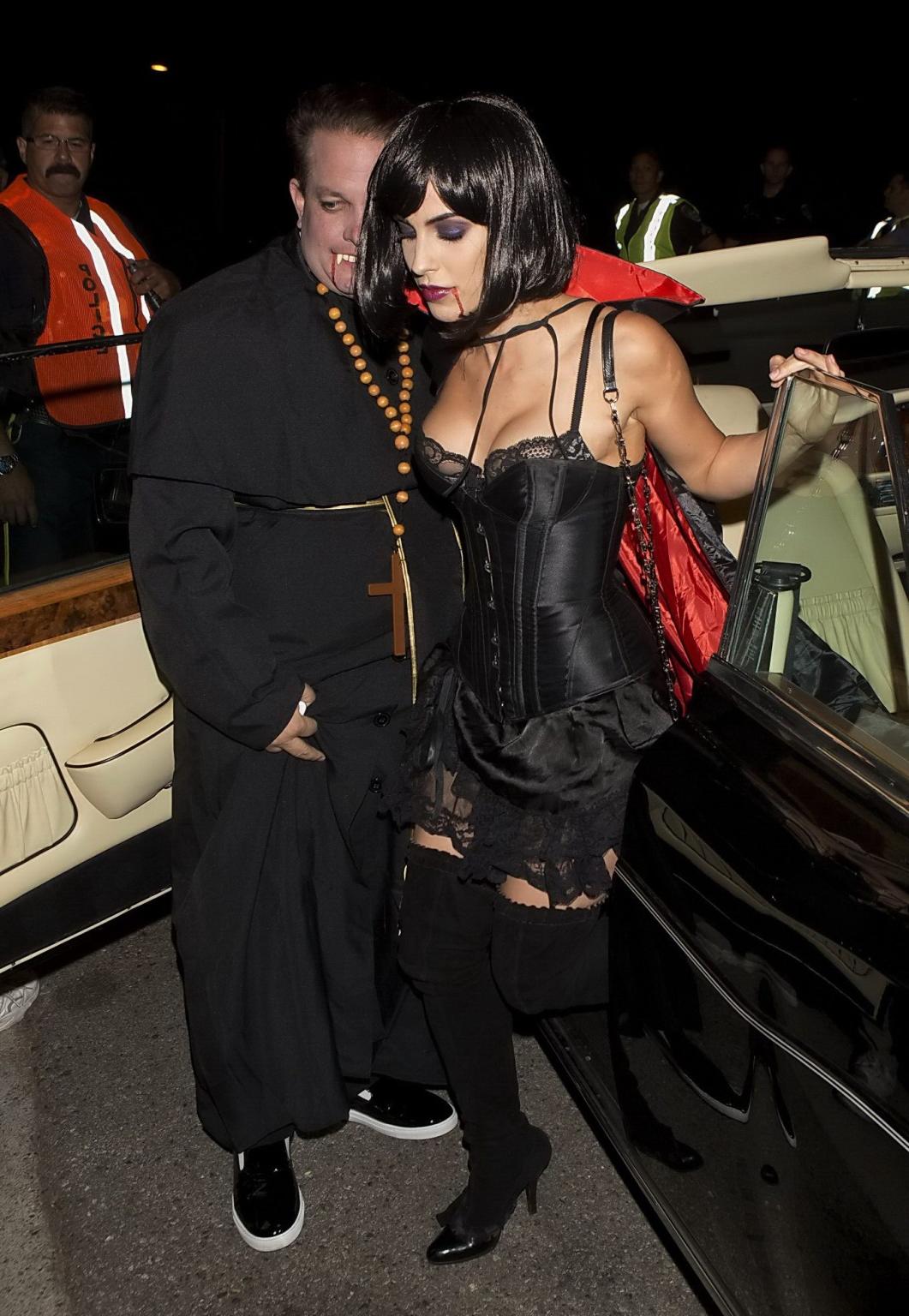 16P Busty Jessica Lowndes dressed like a sexy vampire