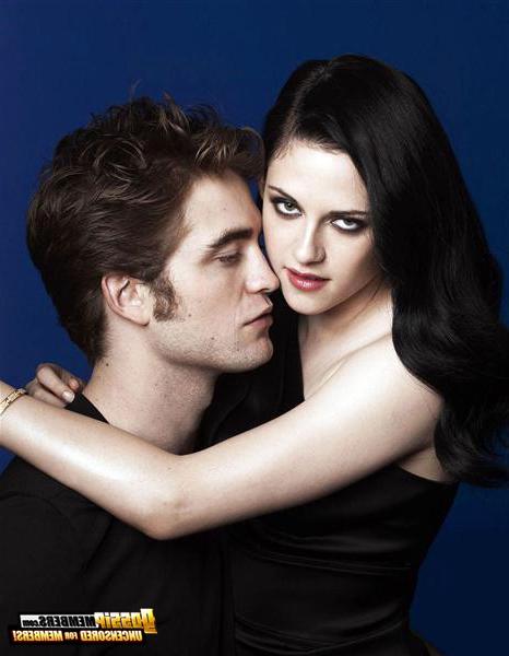 15P Pictures of The Runaways star Kristen Stewart looking dark and sensuously beauti