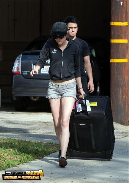 15P Pictures of The Runaways star Kristen Stewart looking dark and sensuously beauti