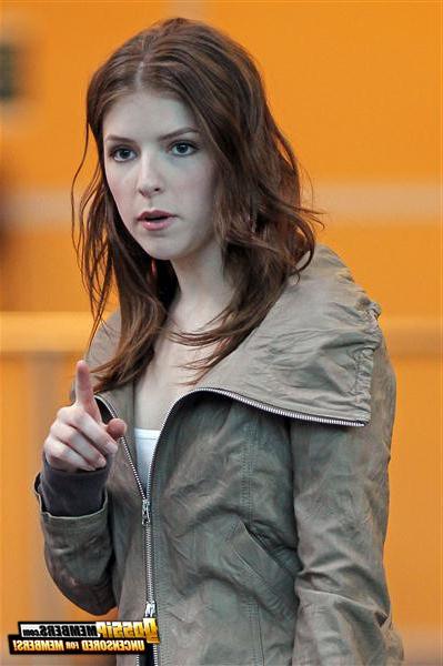 15P Pictures of Oscar-nominated teen star Anna Kendrick looking bangable