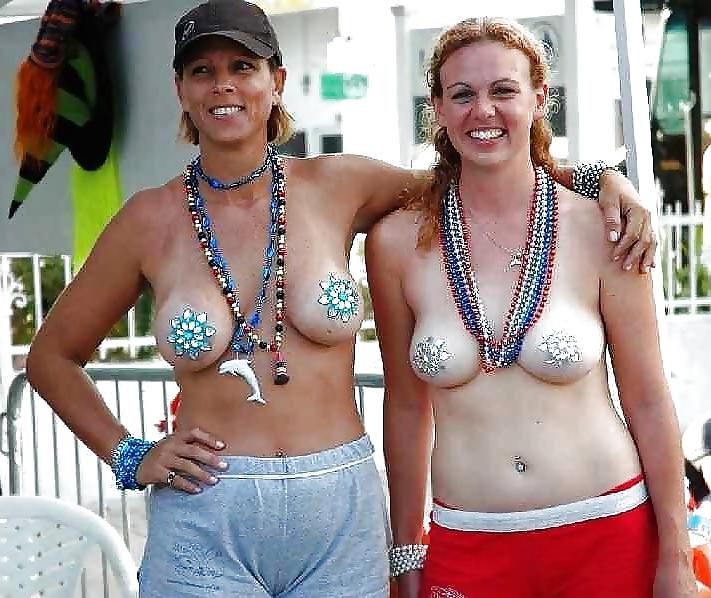 25P Who Wins Mother Daughter Friends vs Dressed Undressed?
