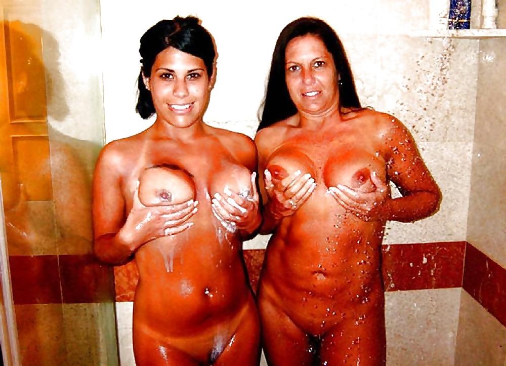 25P Who Wins Mother Daughter Friends vs Dressed Undressed?