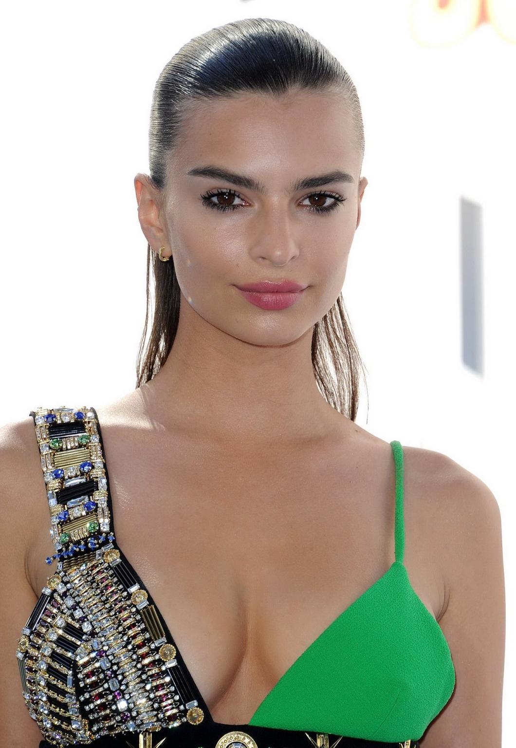 16P Emily Ratajkowski areola peek in revealing green mini dress at 2015 MTV Movie Aw