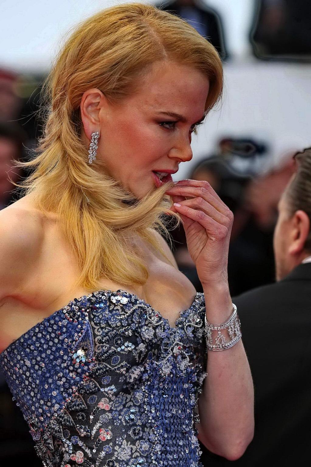 16P Nicole Kidman busty wearing a strapless dress at the 67th Annual Cannes Film Fes