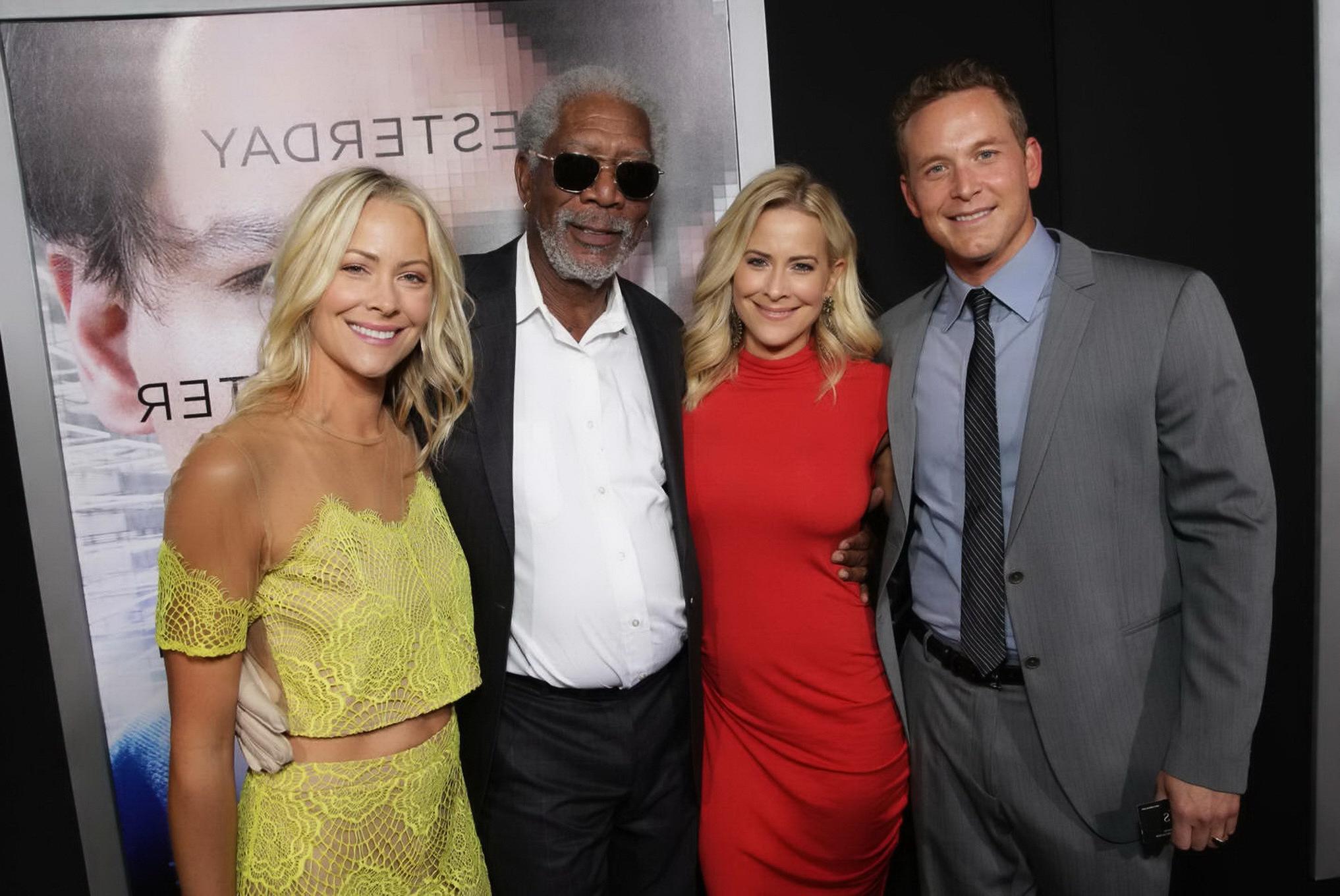 16P Brittany Daniel and her hot twin sister Cynthia at the film premiere in LA