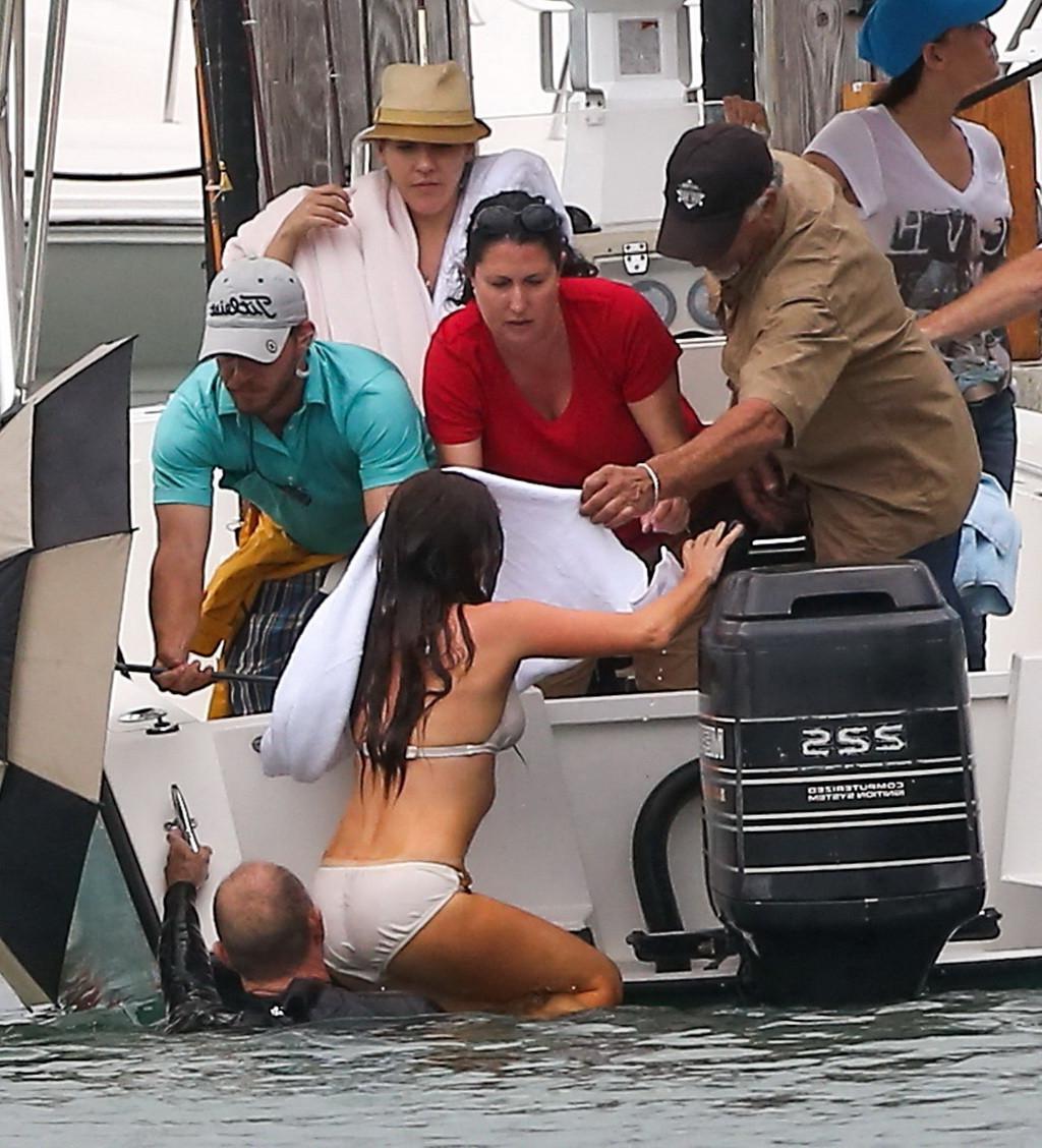 16P Isla Fisher showing off her ass in wet see through panties on the movie set in M