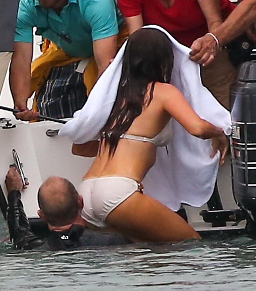 16P Isla Fisher showing off her ass in wet see through panties on the movie set in M