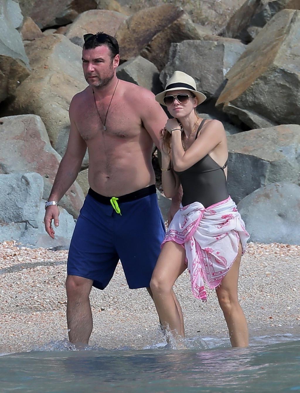 10P Naomi Watts showing pokies in wet gray monokini on a vacation with Liev Schreibe
