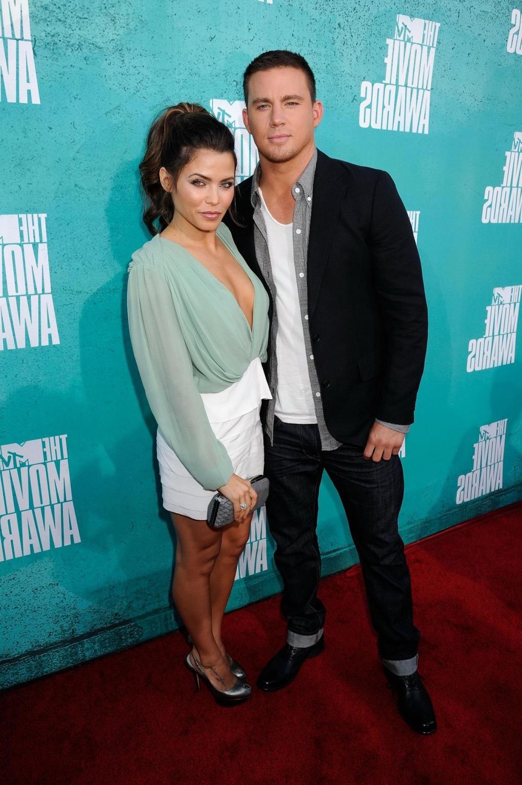 10P Jenna Dewan busty  braless wearing a wide open shirt  mini skirt at MTV Movie Aw