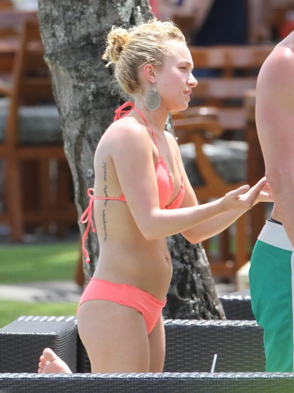 16P Hayden Panettiere wearing sexy bikinis on a vacation in Hawaii