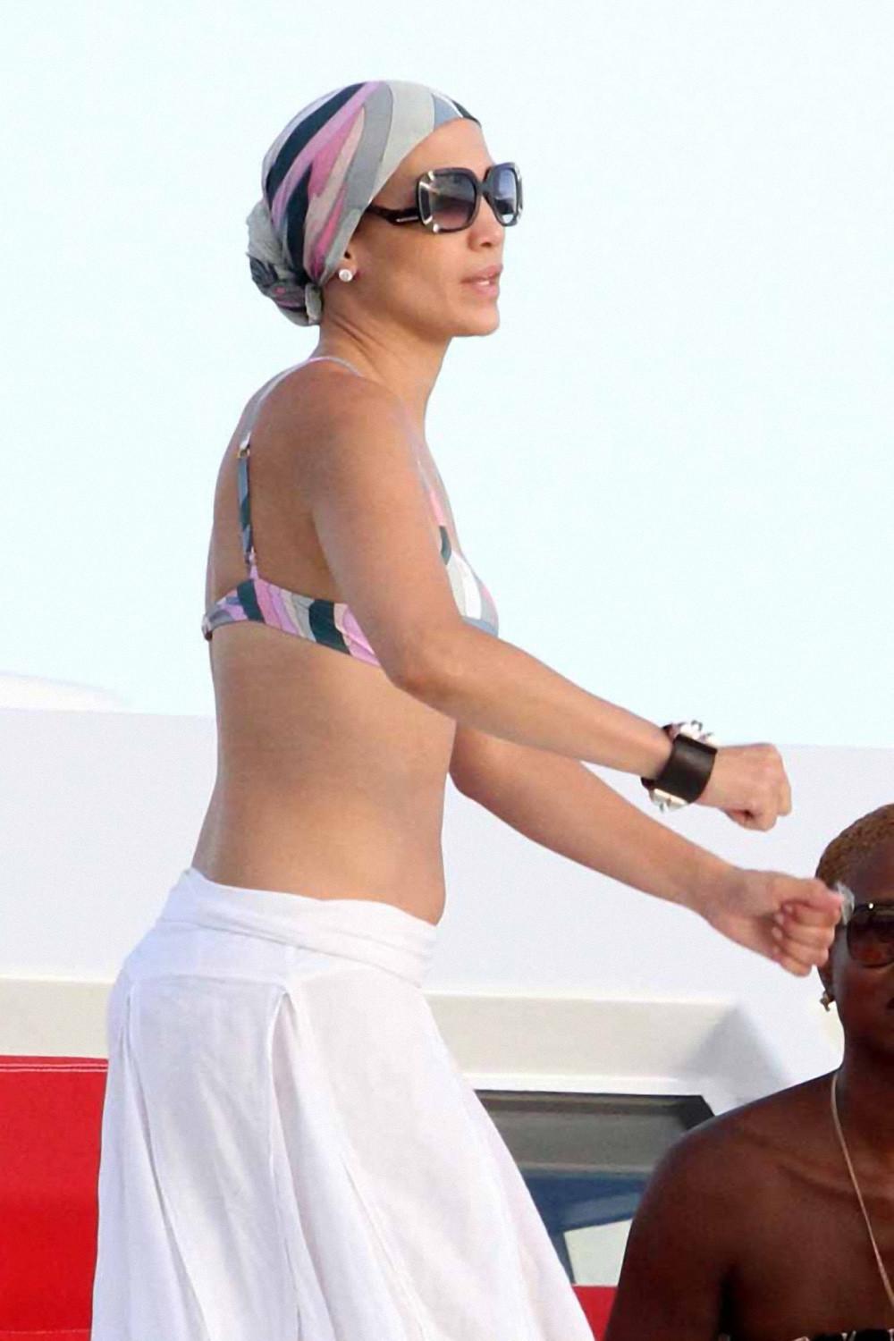16P Jennifer Lopez insured butt in silver panties
