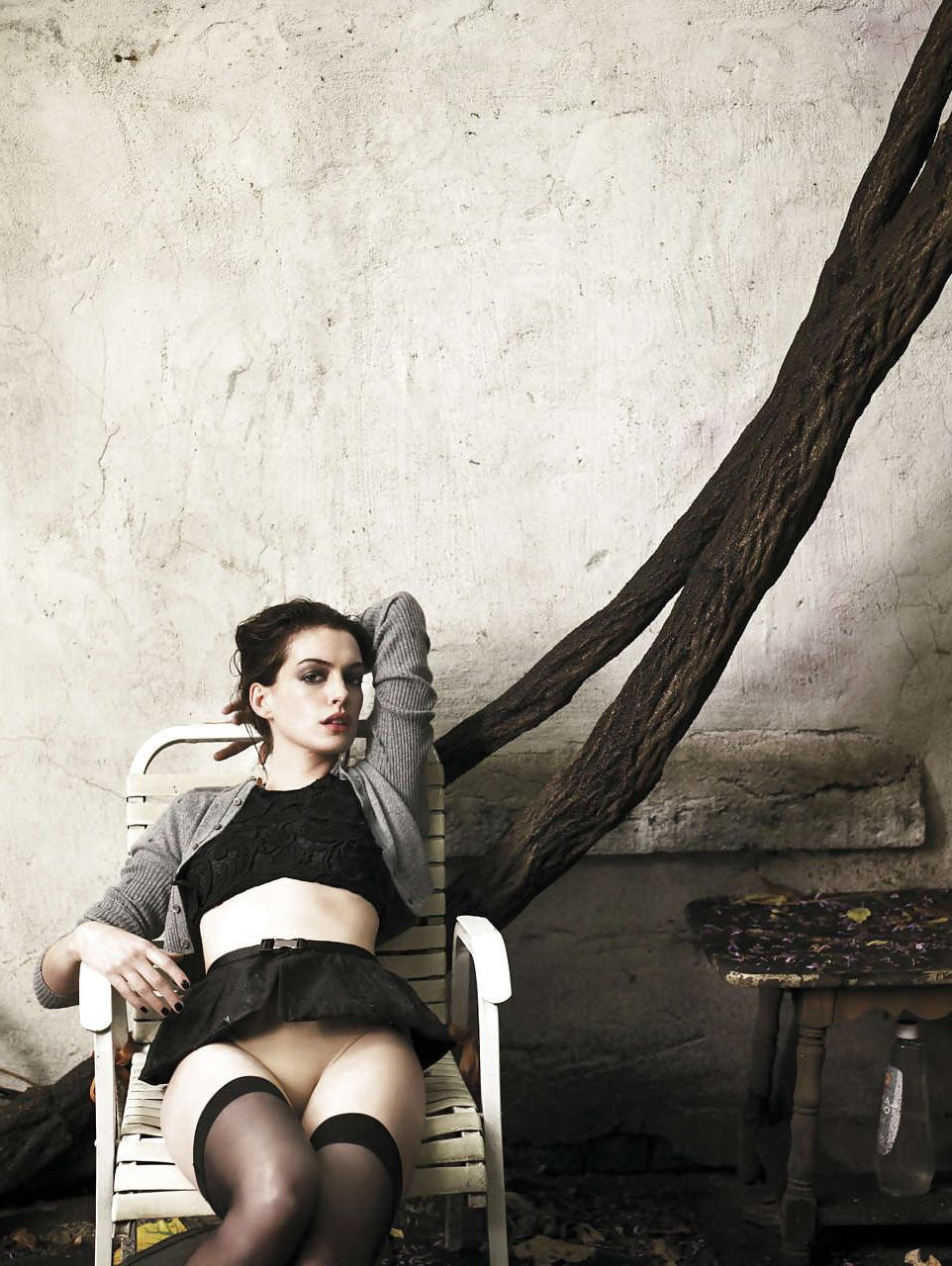 16P Anne Hathaway exposing her boobs in movie caps and upskirt