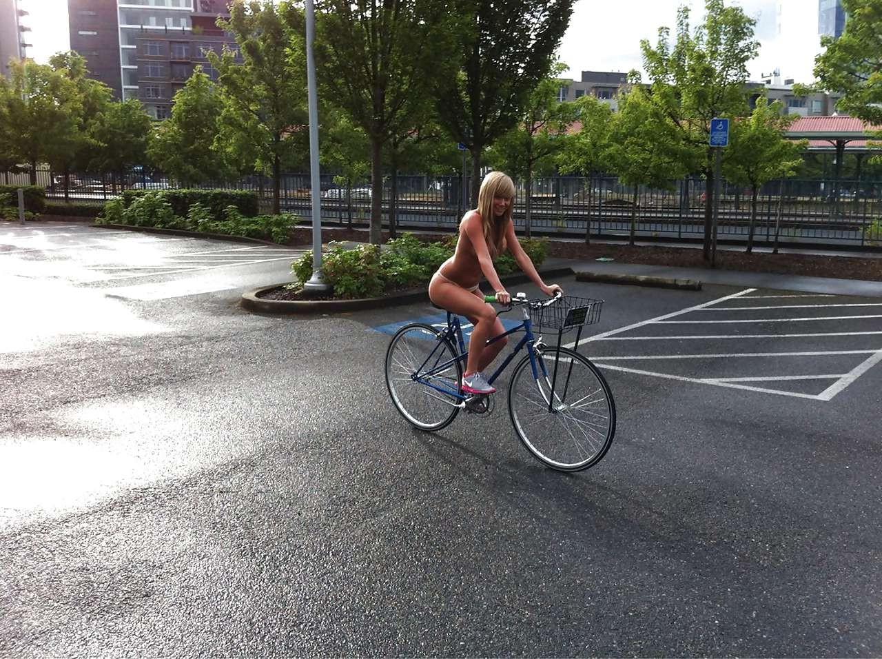 16P Sara Jean Underwood showing her ass in thong and all nude riding bike