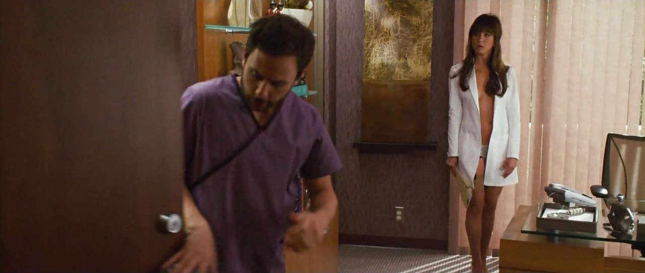 16P Jennifer Aniston posing topless but covered in new movie hot screen caps
