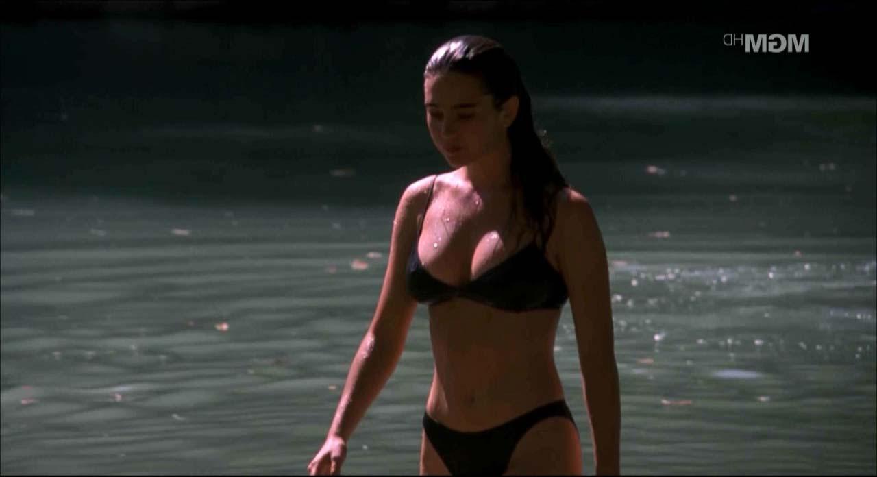 16P Jennifer Connelly showing her nice boobs and pussy from behind on beach in movie
