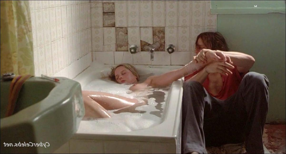 15P Abbie Cornish gets naked with Heath Ledger in the movie Candy