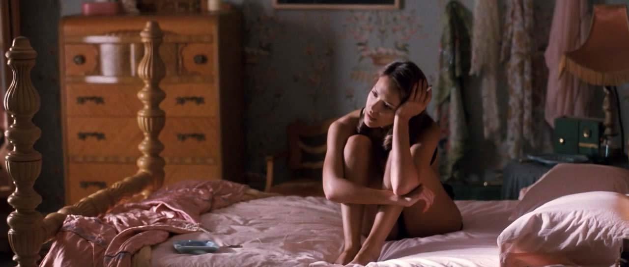 10P Jessica Alba looking sexy in black underwear on movie and very hot in bikini in 