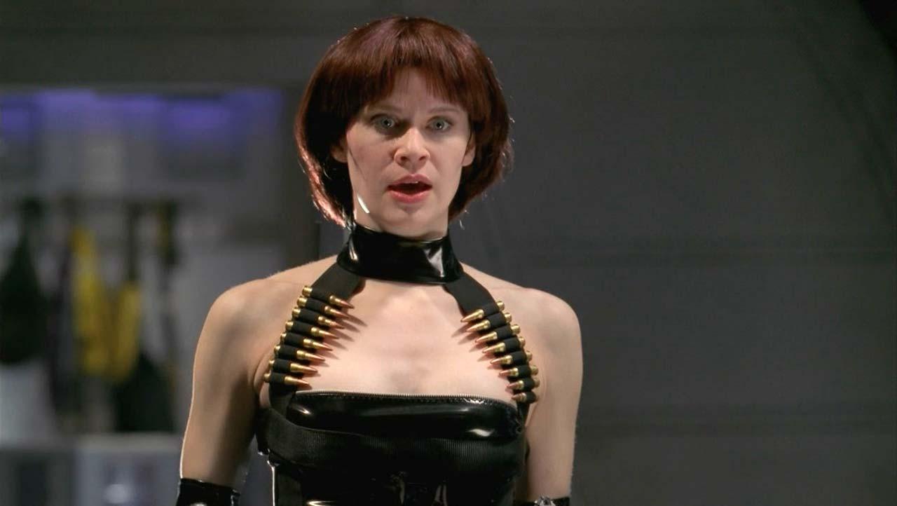 16P Lisa Ryder exposing her nice big boobs in nude movie scenes