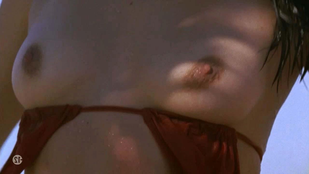 16P Helena Noguerra showing her nice big boobs and great ass in movie