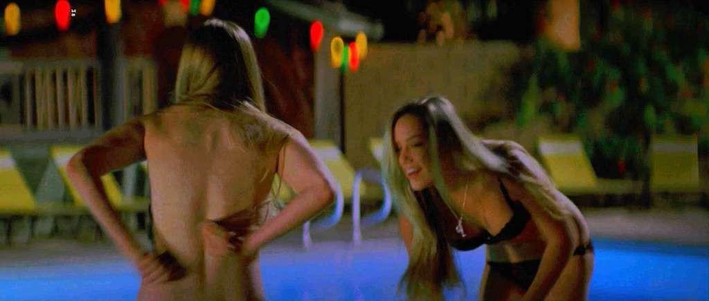10P Amanda Seyfried exposing her nice big tits in nude movie scene