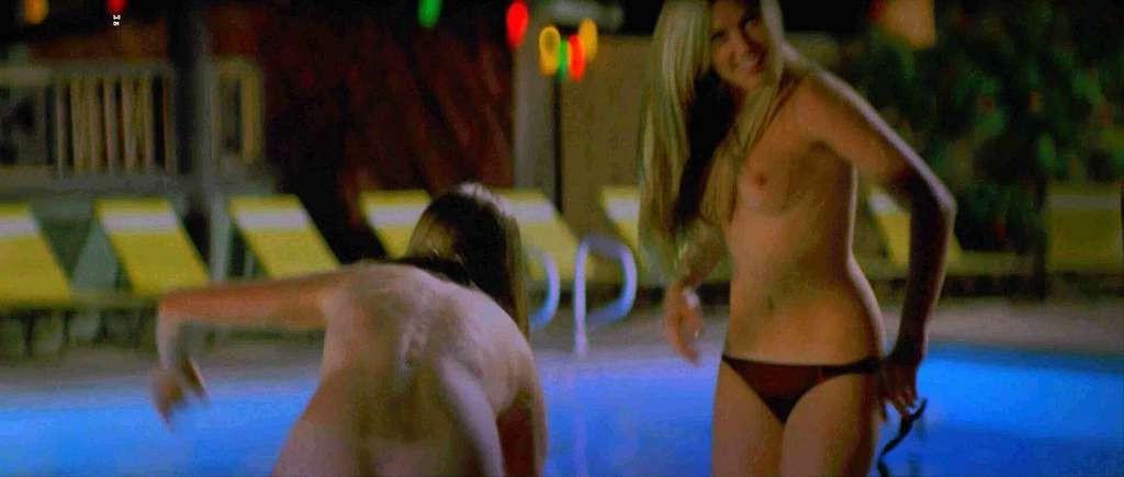 10P Amanda Seyfried exposing her nice big tits in nude movie scene