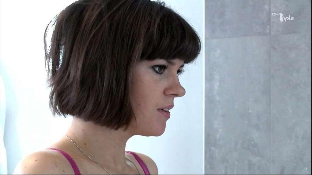 10P Dawn Porter exposing her huge boobs in some nude movie scene captures
