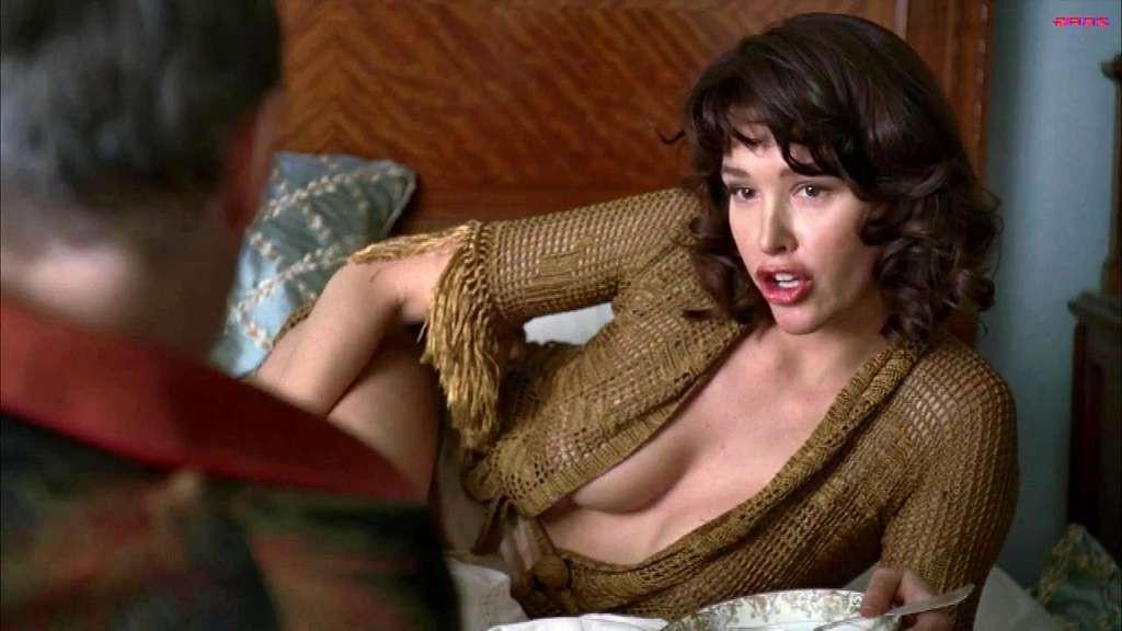 10P Paz De La Huerta exposing her nice tits and hairy pussy in movie