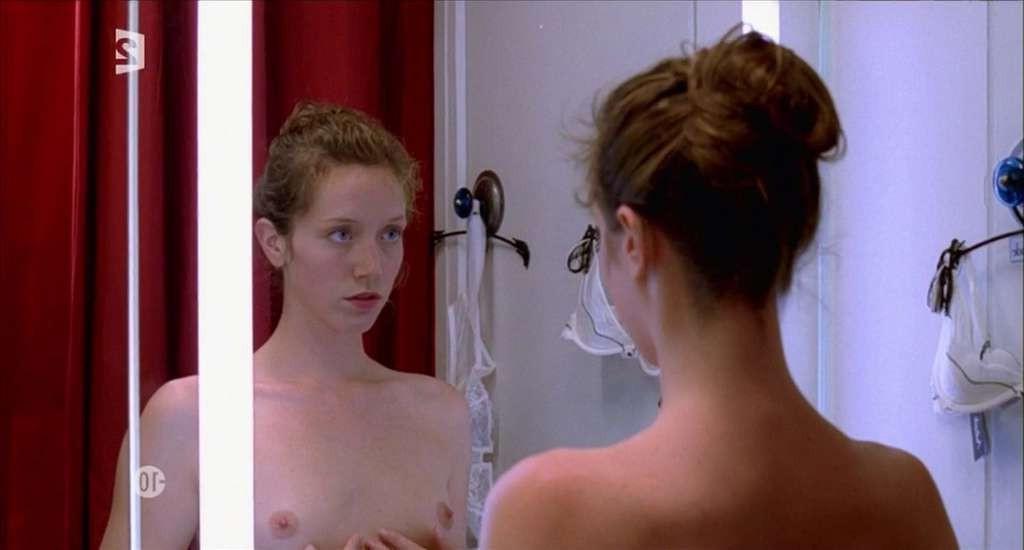 10P Sara Giraudeau exposing her nice boobs and fucking hard in movie captures