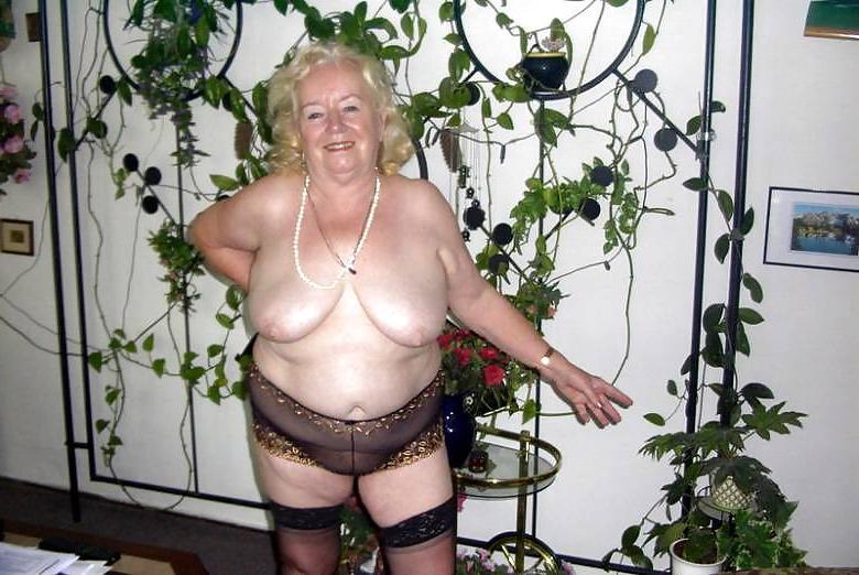 25P Mature granny random mix