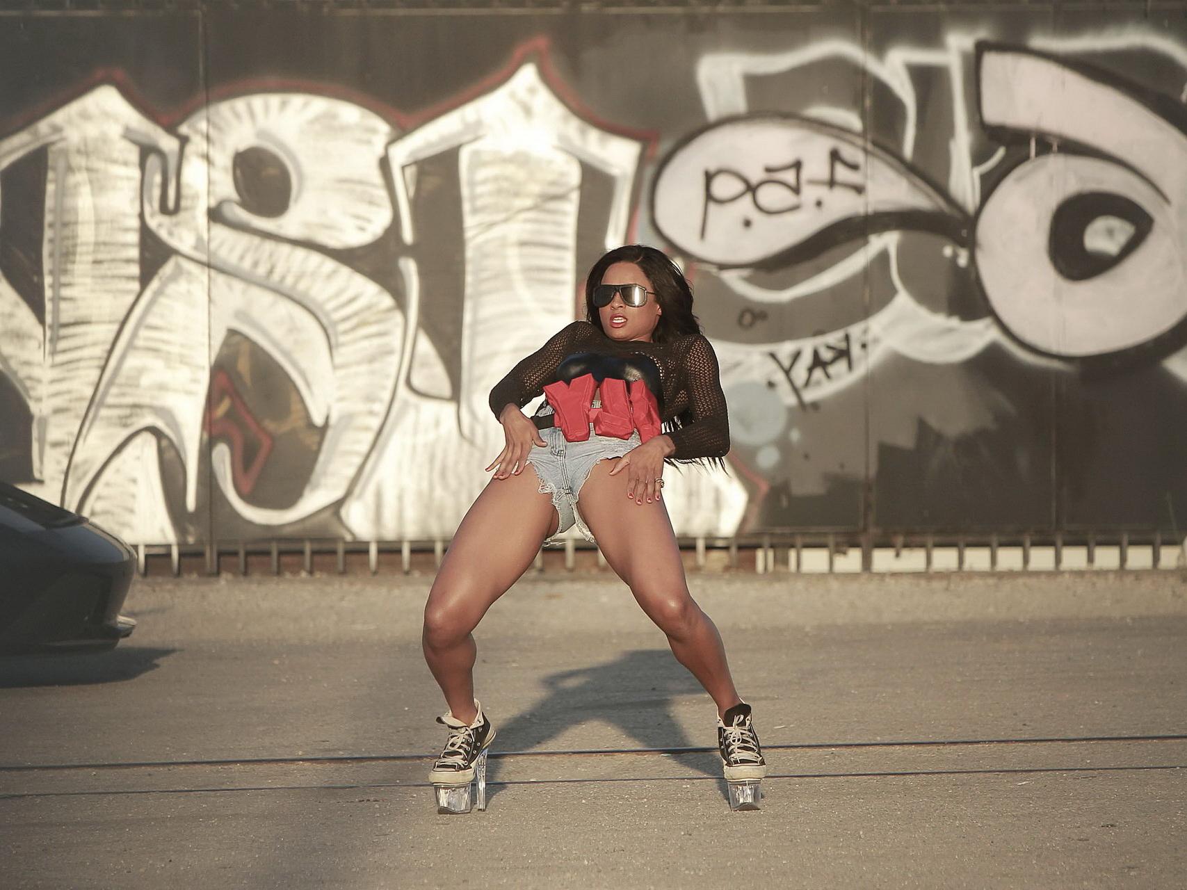 16P Ciara leggy in denim shorts showing her flexibility on the set of 'Gimme Dat' mu