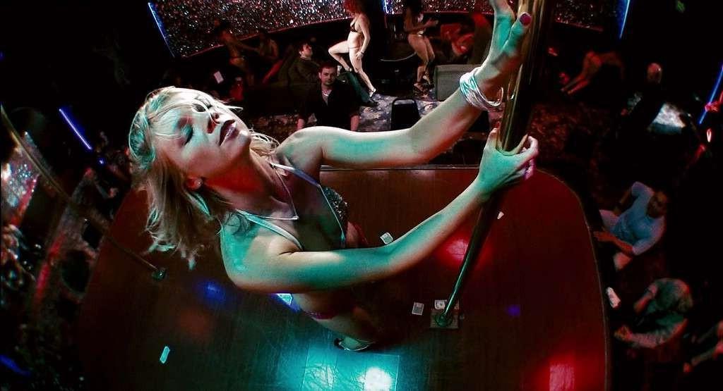 10P Amy Smart exposing her nice tits and fucking hard in nude movie captures