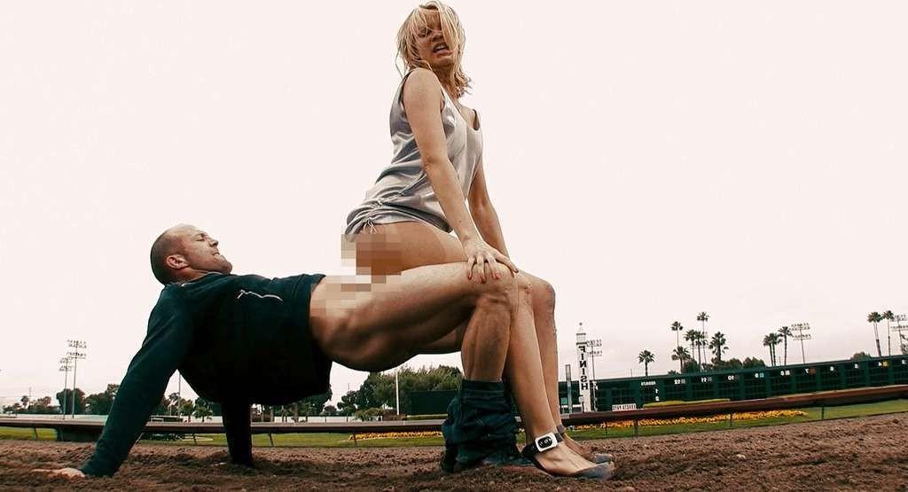 10P Amy Smart exposing her nice tits and fucking hard in nude movie captures