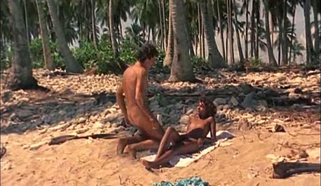 10P Lucia Ramirez showing her pussy and giving blowjob in hardcore movie scene