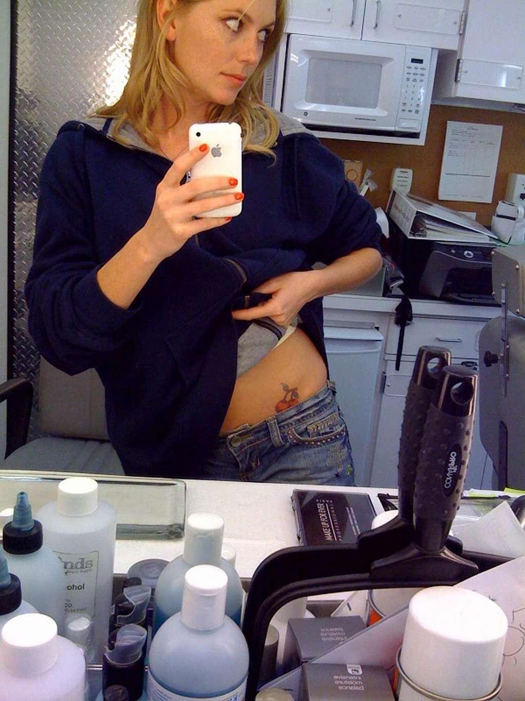 16P Diora Baird exposing her nice huge boobs in nude movie scene