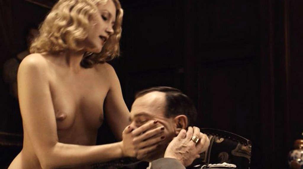 10P Tereza Srbova exposing her huge tits and great ass in nude movie scene